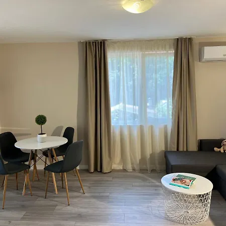 ホテル Lotos キテン